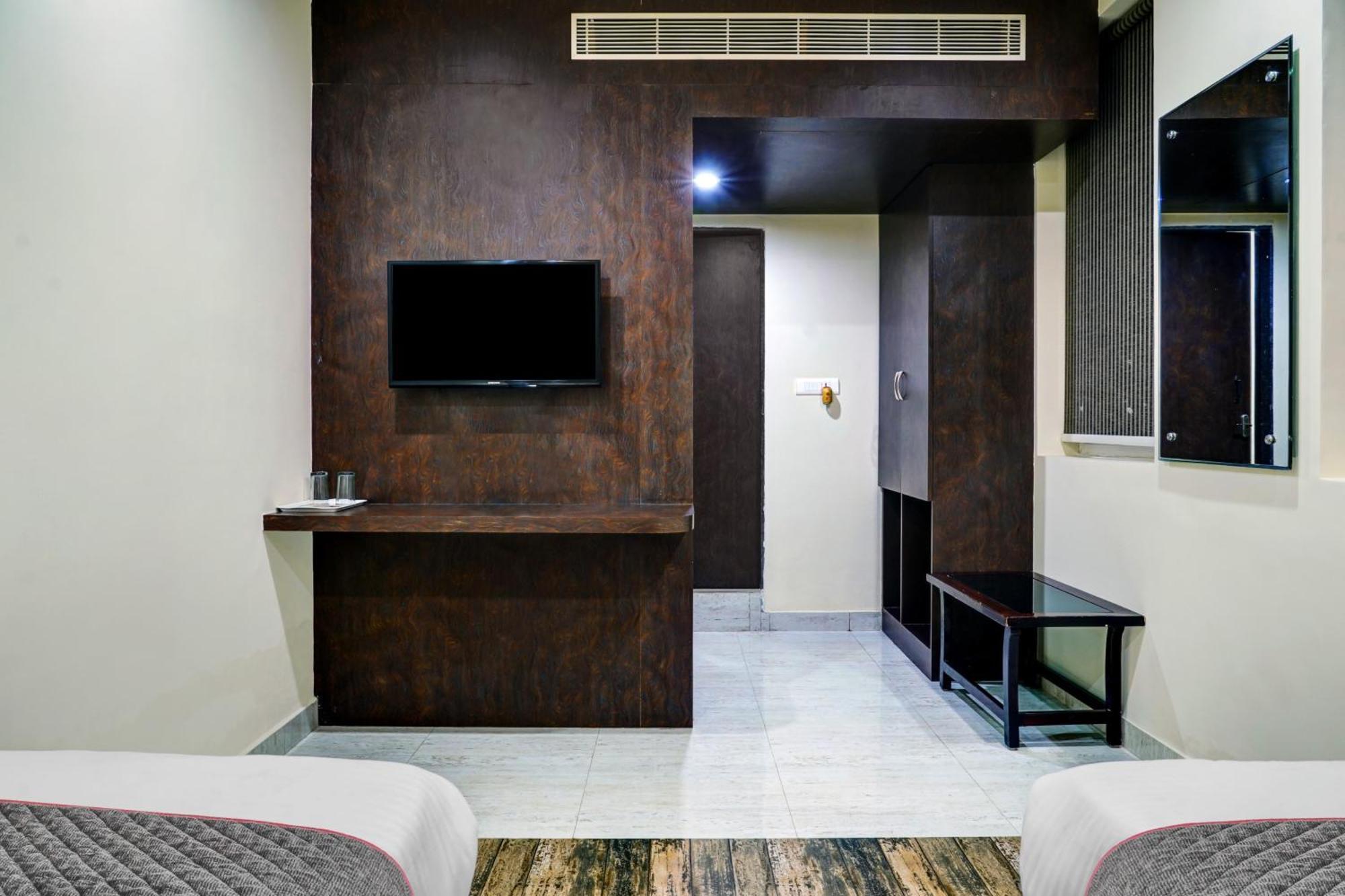 Super Townhouse Dev'S Inn By Cj Gunadala 外观 照片